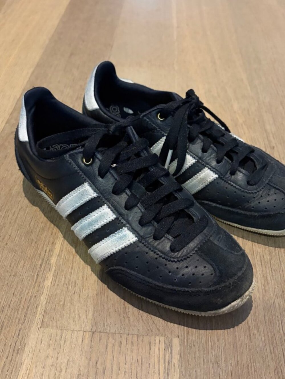 adidas Black Leather Retro Sneakers White Stripes 7.5